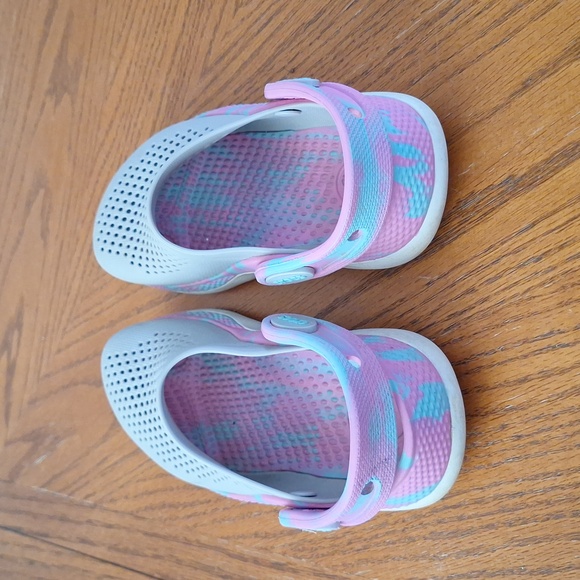 CROCS - Picture 3 of 7